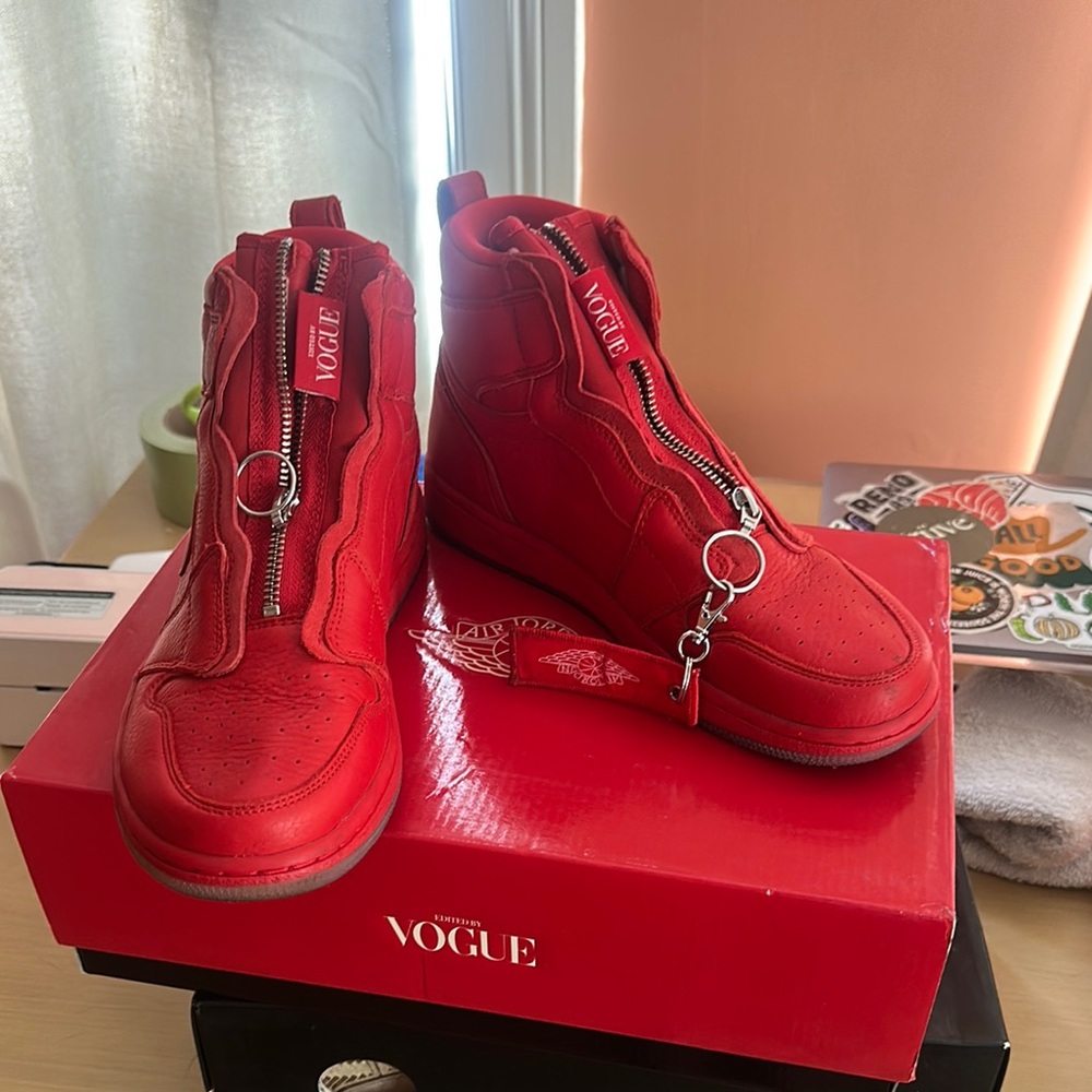 Vogue Red Sneakers Casual Stylish